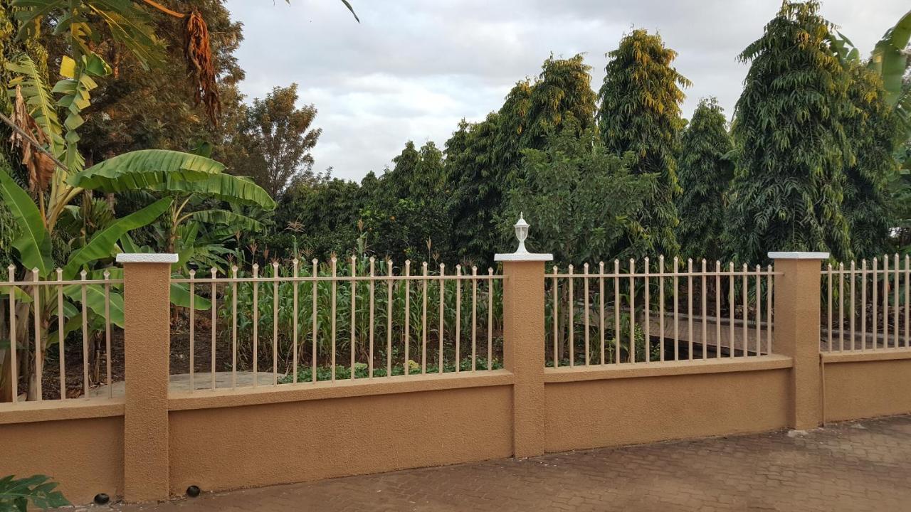 Kilimanjaro Lyimo's Country House2 Moshi Bagian luar foto