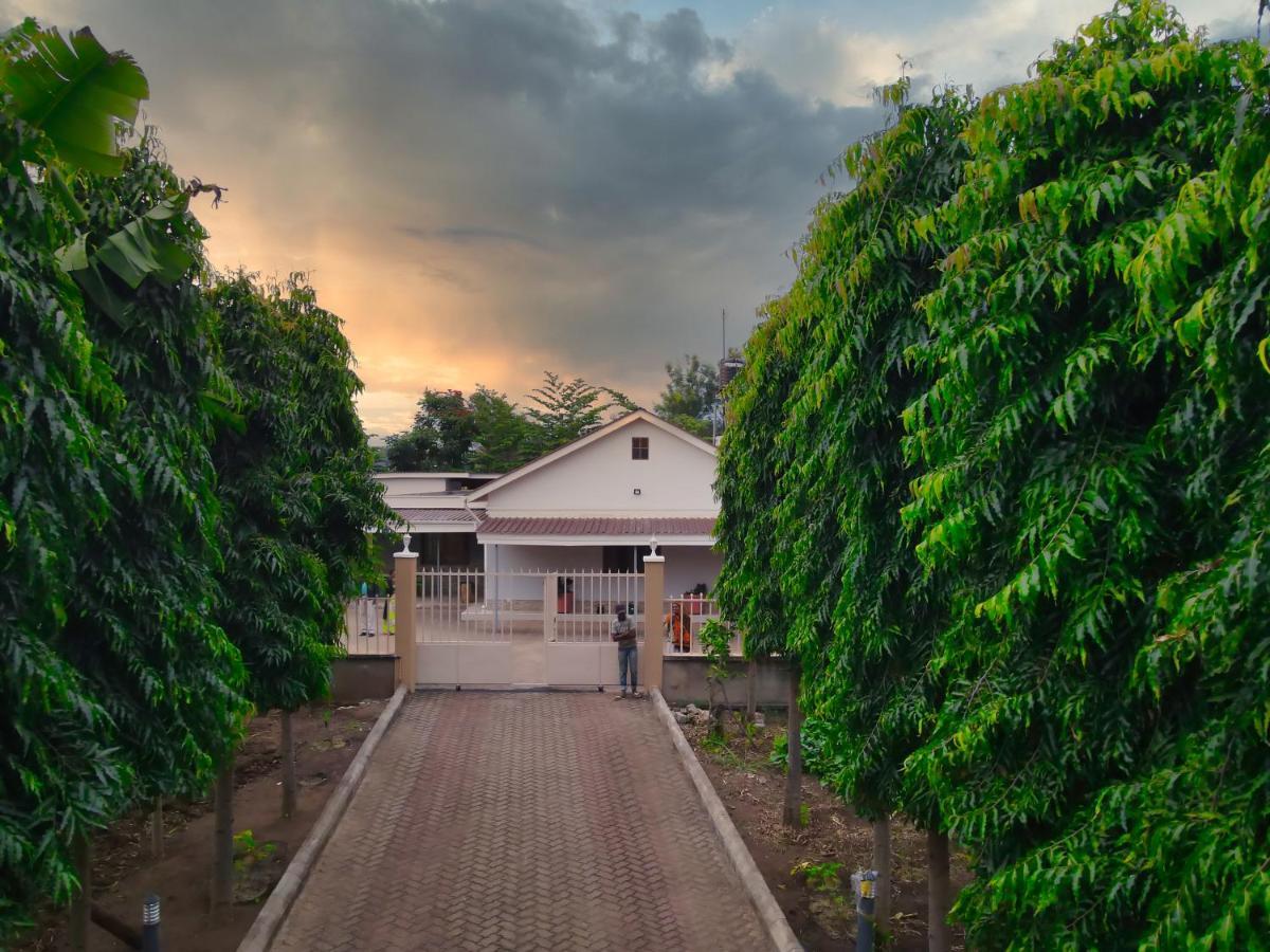 Kilimanjaro Lyimo's Country House2 Moshi Bagian luar foto